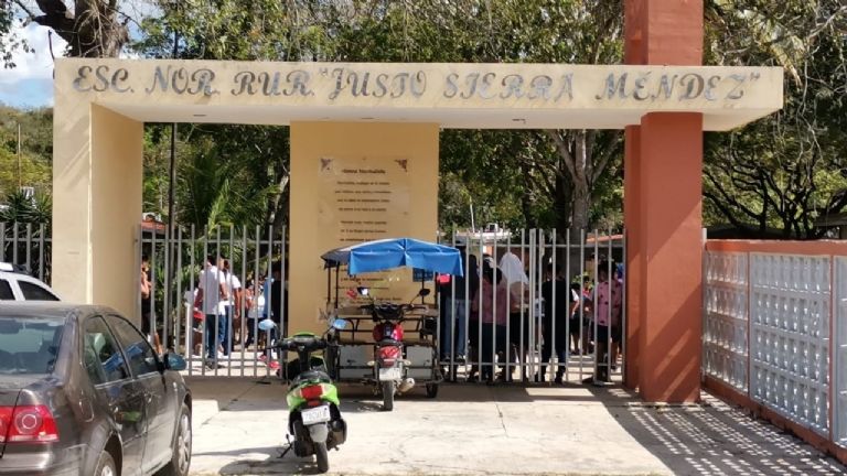 Campeche: Oportuna y permanente atención a los normalistas de Hecelchakán