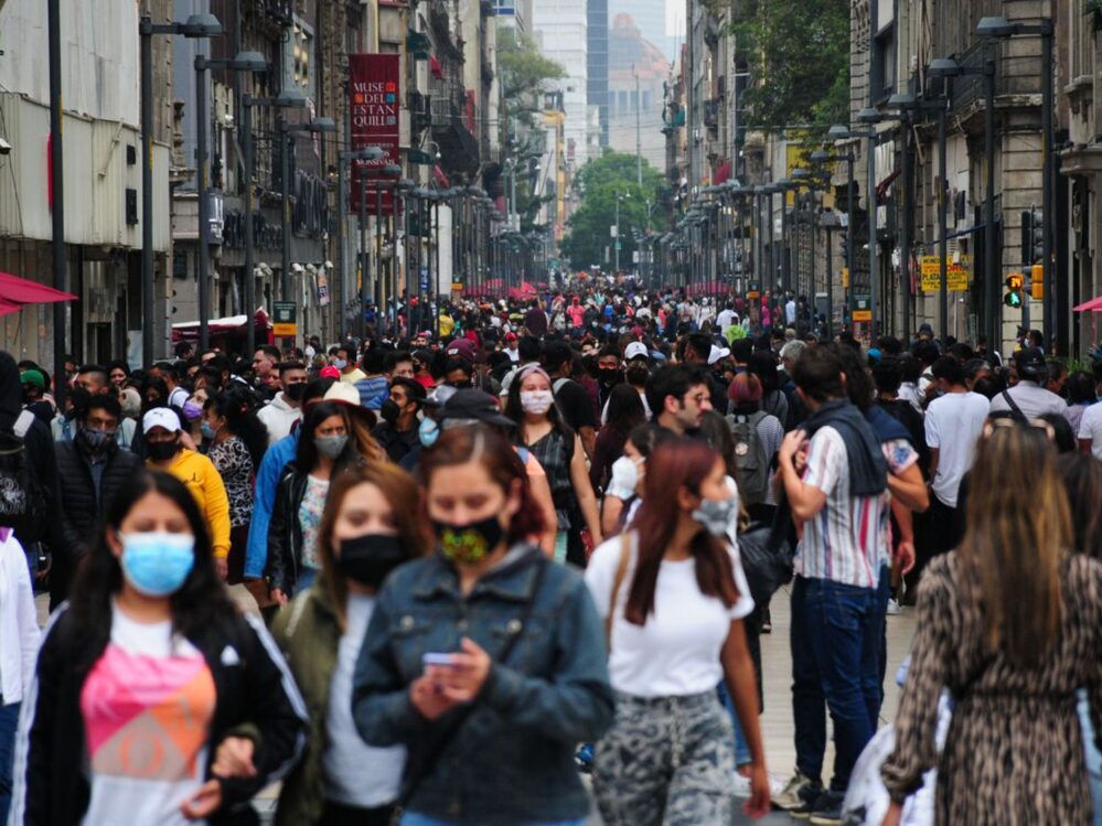 En Ciudad de México levantan recomendación de uso cubrebocas en exteriores