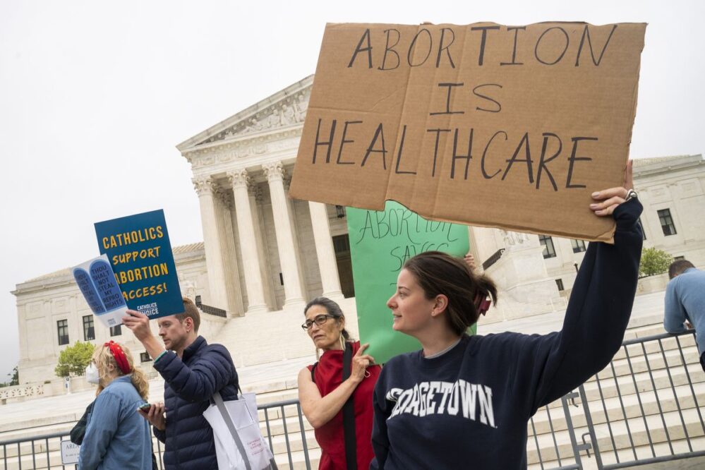 En Estados Unidos se manifiestan contra la Corte por posible anulación del derecho al aborto