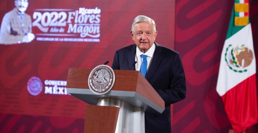 Anuncia Obrador aumentos salariales para militares, policías, médicos y enfermeras