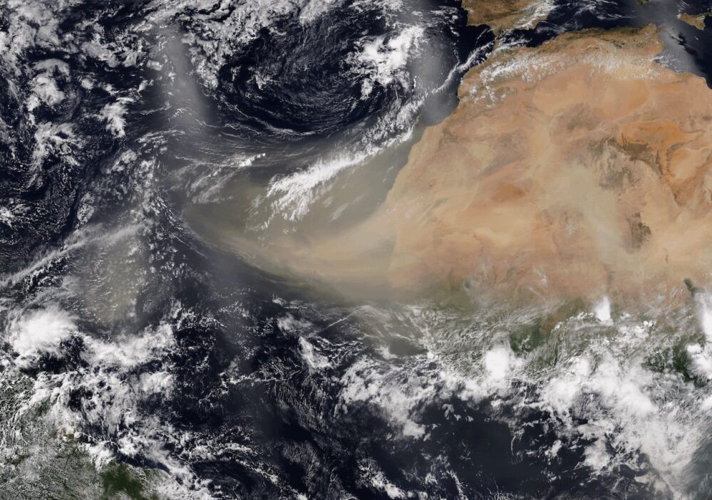 Llega nube de polvo del Sahara a México