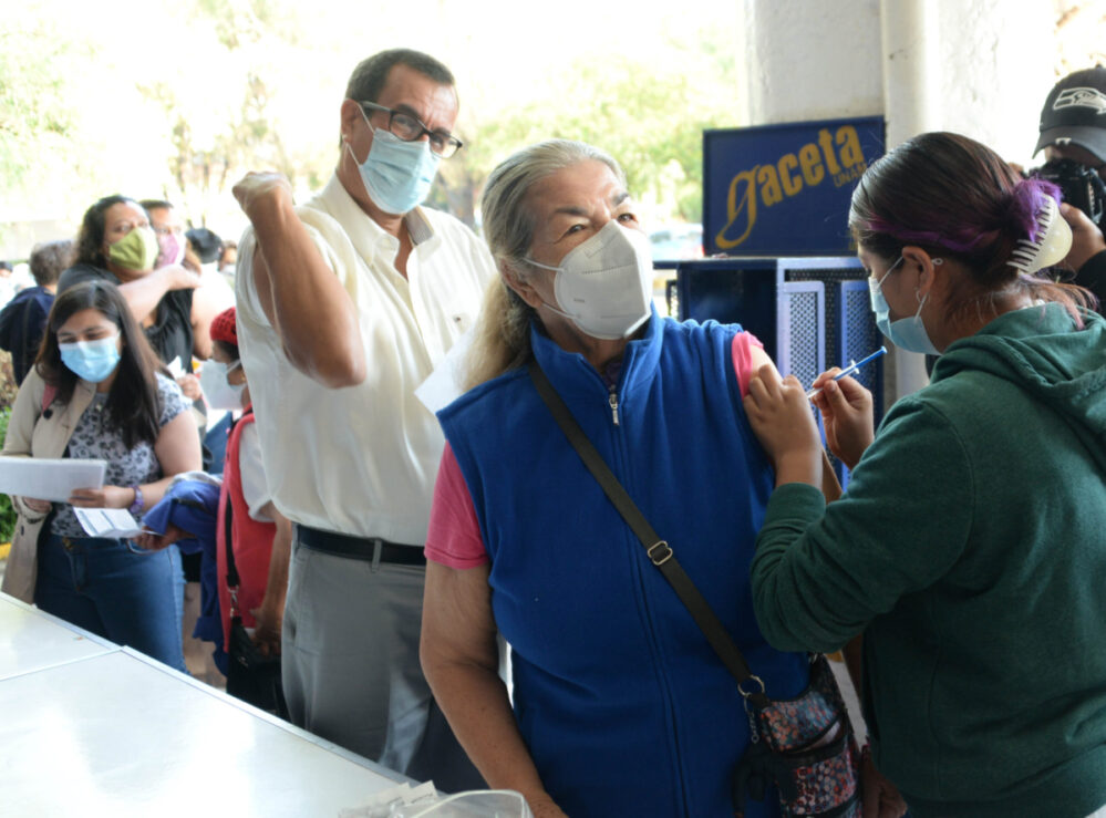 Es menos virulenta la quinta ola de COVID; pero hay que mantener medidas preventivas