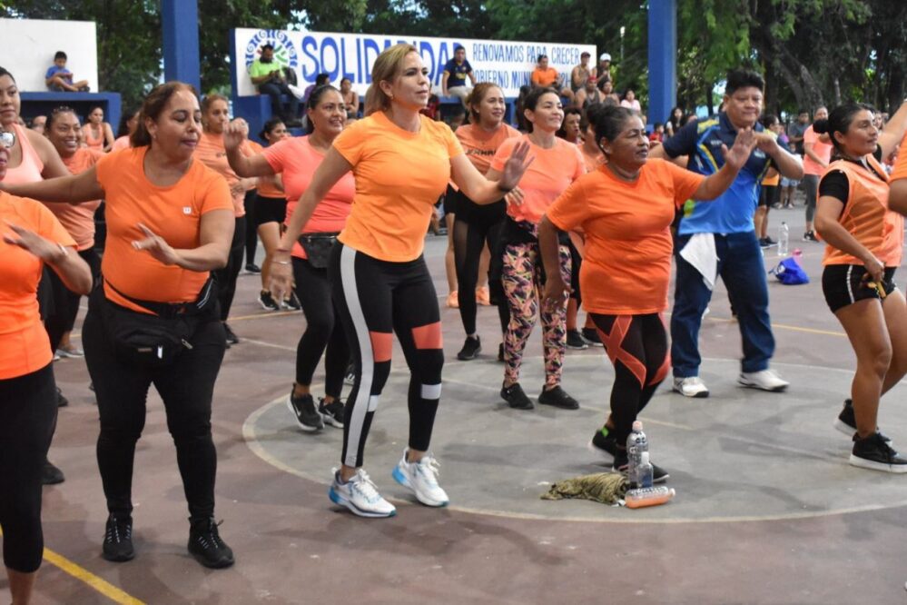 En Playa del Carmen bailan contra la violencia de género