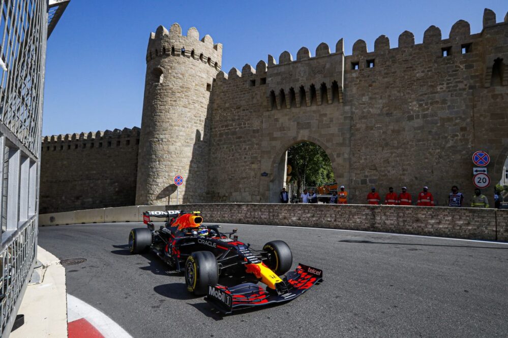 El Gran Premio de Azerbaiyán de la Fórmula 1, Checo Pérez el más veloz en Bakú
