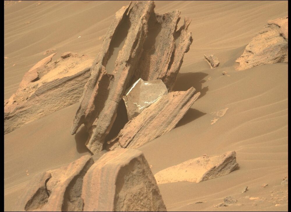 El Mars Rover detecta una extraña pieza de nave espacial en Marte
