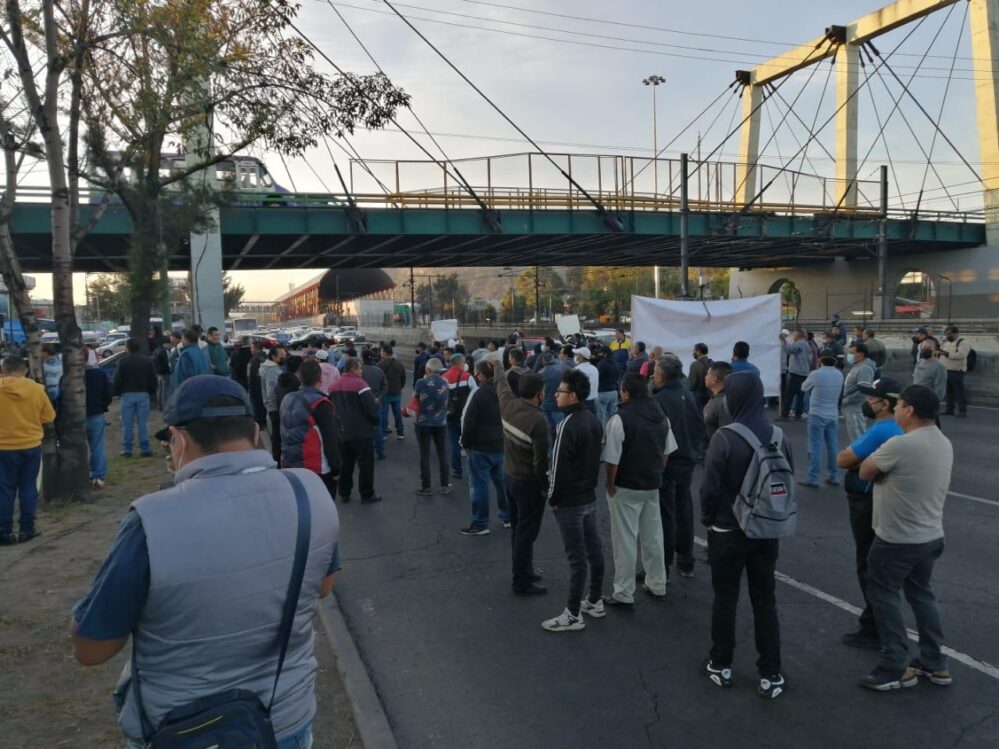 Caos vial en Ciudad de México por paro de transportistas