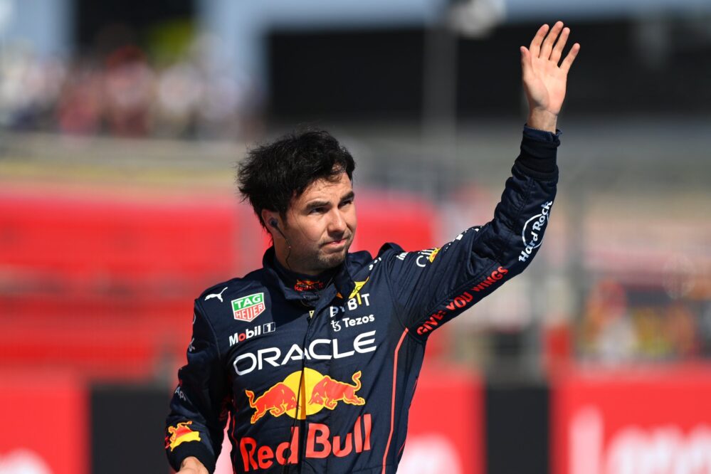 Verstappen gana el Gran Premio de Francia, Checo fuera del podio por errores del piloto