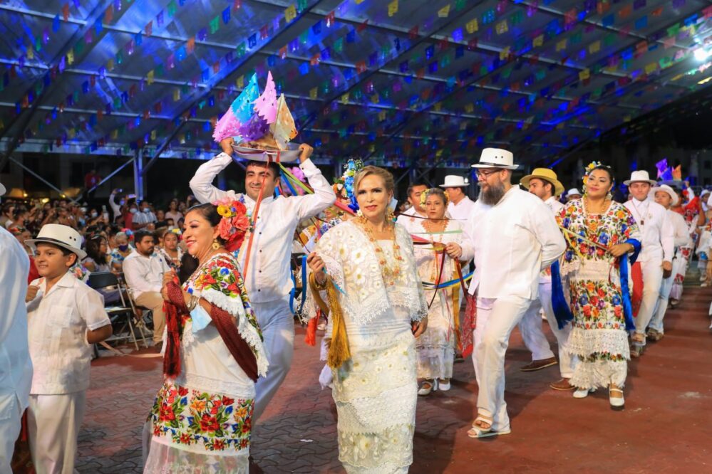 Al ritmo de jarana finalizan las actividades regionales de la Feria Playa del Carmen 2022