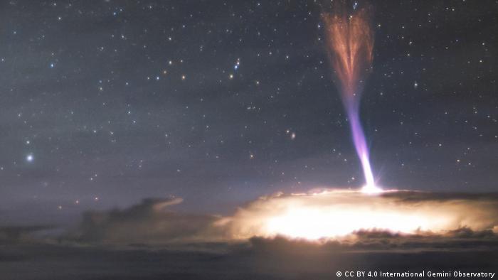 Misterioso gigantesco rayo ascendente que llegó al espacio desconcierta a científicos