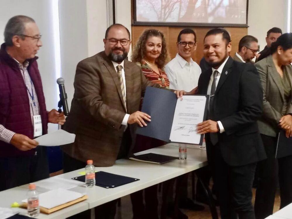 ITESCAM ya es parte de la ANFECA, Rodolfo Cardozo recibe certificado de aceptación