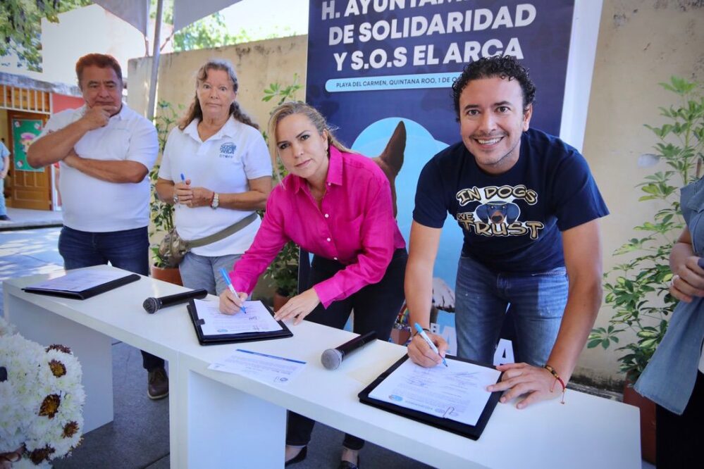 Lili Campos protege a los lomitos y michis en Playa del Carmen