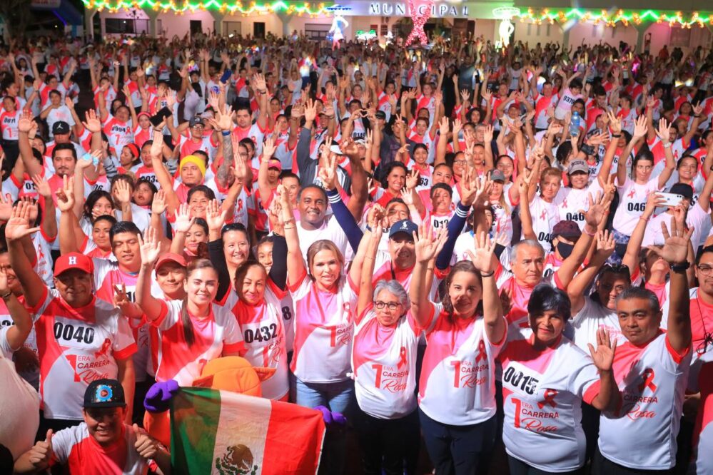 Más de mil personas participaron en Carrera Rosa en Playa del Carmen