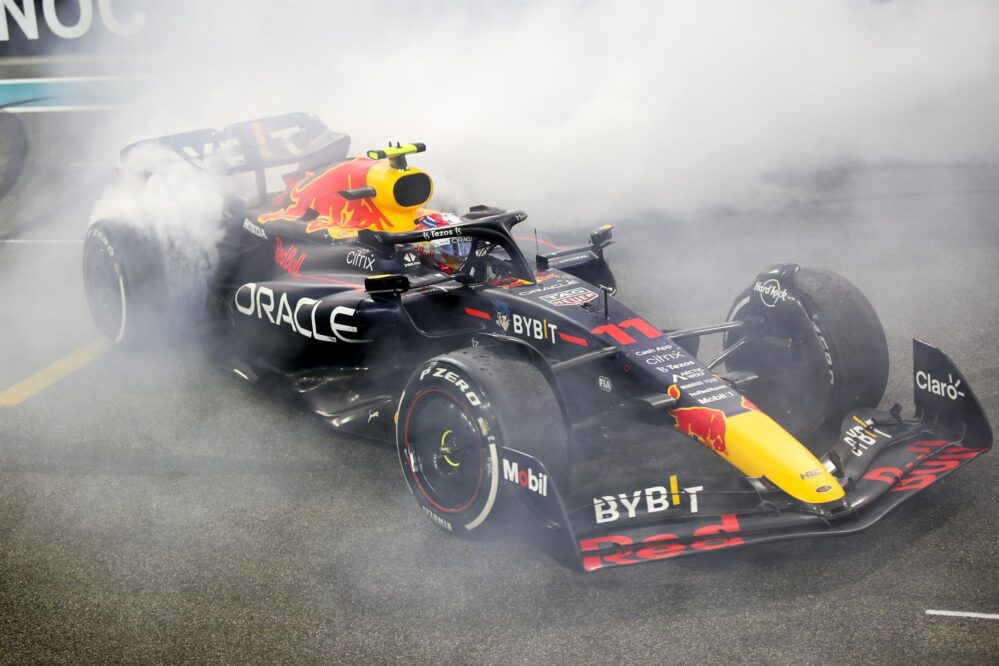 Checo perdió subcampeonato de Fórmula 1 por no gestionar neumáticos: expertos