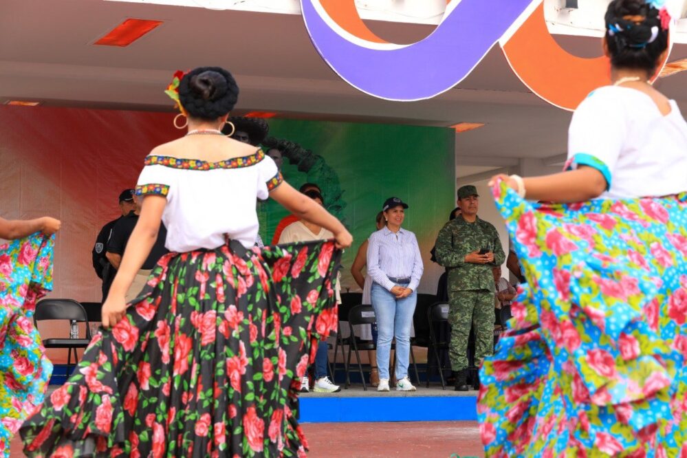 Playa del Carmen: gran participación en el CXII Aniversario de la Revolución Mexicana