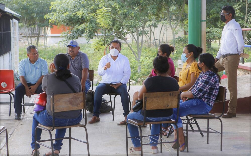 Campeche: Rodolfo Cardozo en la Ruta de la Educación visitó la Primaria Desiderio Ortegón