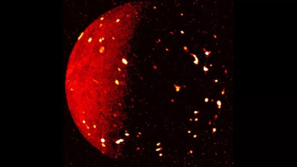 ¡Increíble! Captan satélite de Júpiter con sus cientos de volcanes en erupción