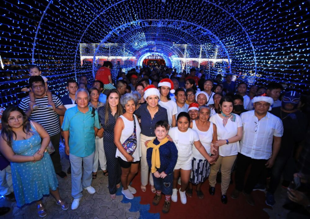 VIDEO: Encendido de luces en Playa del Carmen, inician fiestas navideñas en Solidaridad