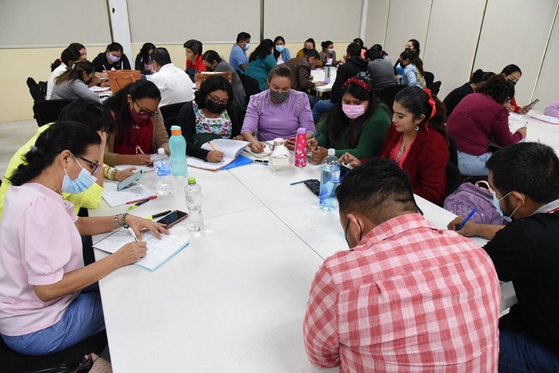 Educación: Taller intensivo de formación continua para docentes, directores y supervisores en Campeche