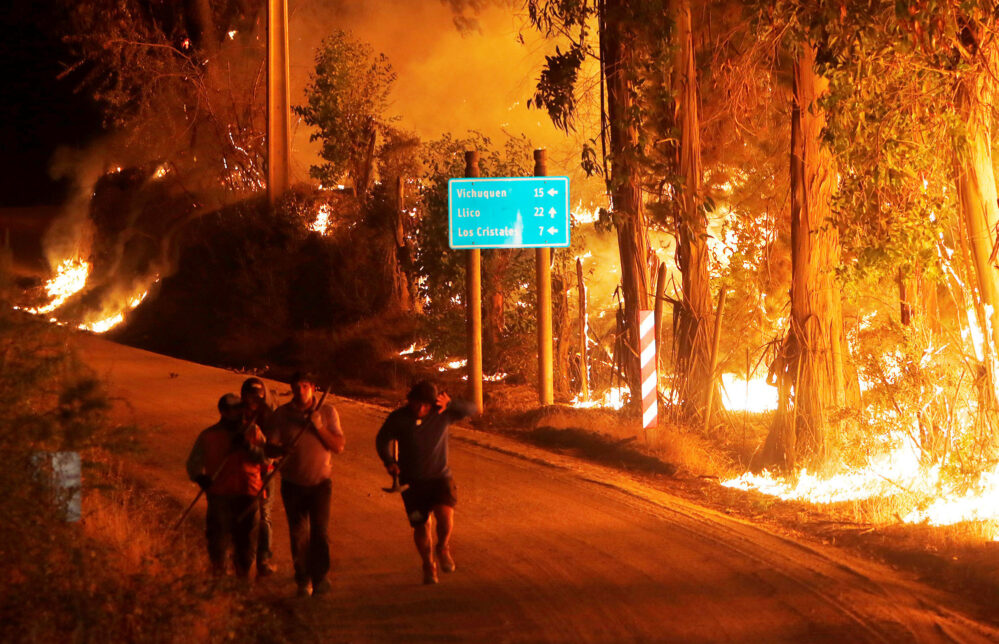 Catástrofe en Chile por virulentos incendios forestales