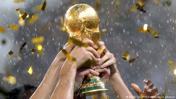 Arabia Saudita quiere la sede del Mundial 2030 de fútbol