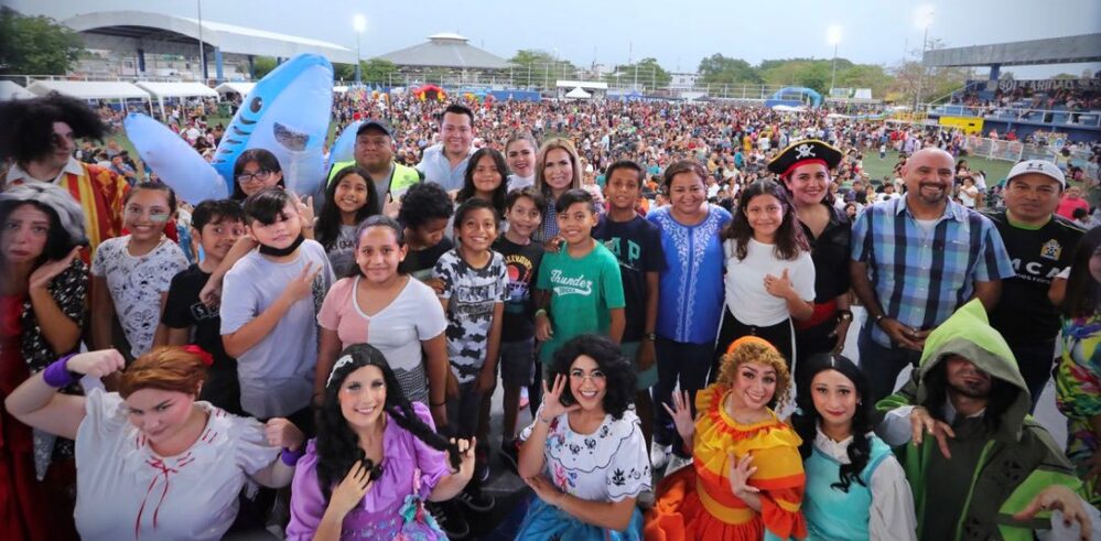 Playa del Carmen: Lili Campos celebra a niñas y niños solidarenses