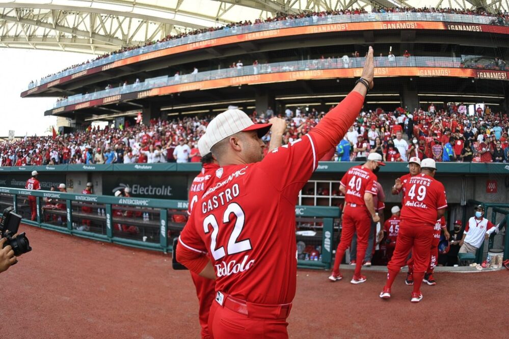 Béisbol: Diablos Rojos del México corre al manager Juan Castro