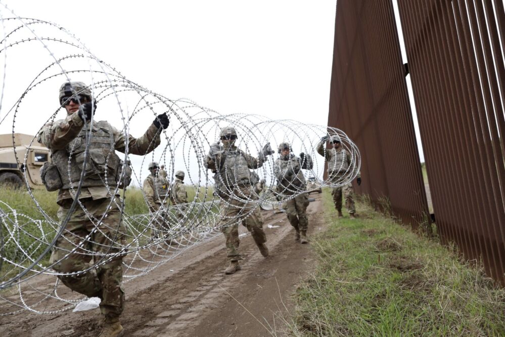 Van mil 500 soldados norteamericanos a la frontera con México; será temporal dice Biden