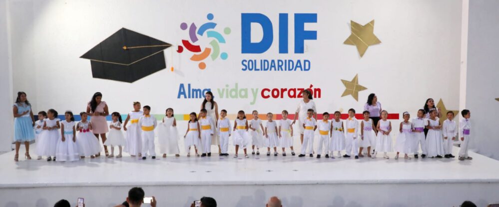 Concluyen preescolar 30 niñas y niños felices en los CADI de DIF Solidaridad