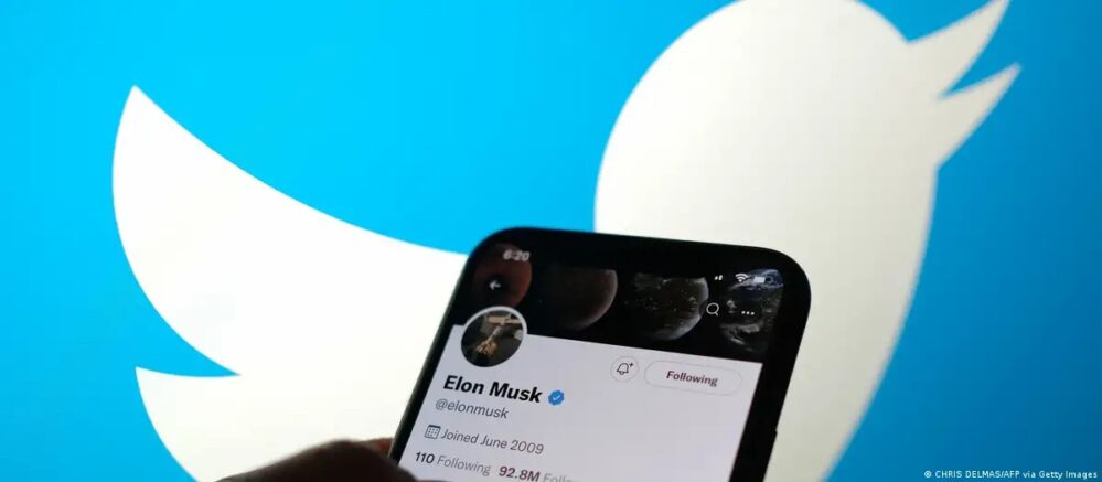 Elon Musk cambia el pájaro azul de Twitter por una X