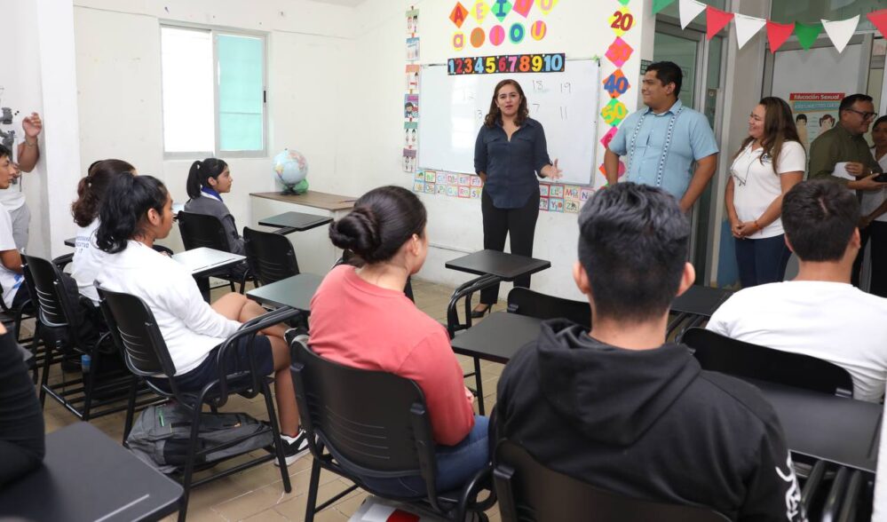 Quintana Roo: renueva Gobierno de Solidaridad mobiliario en aulas del DIF