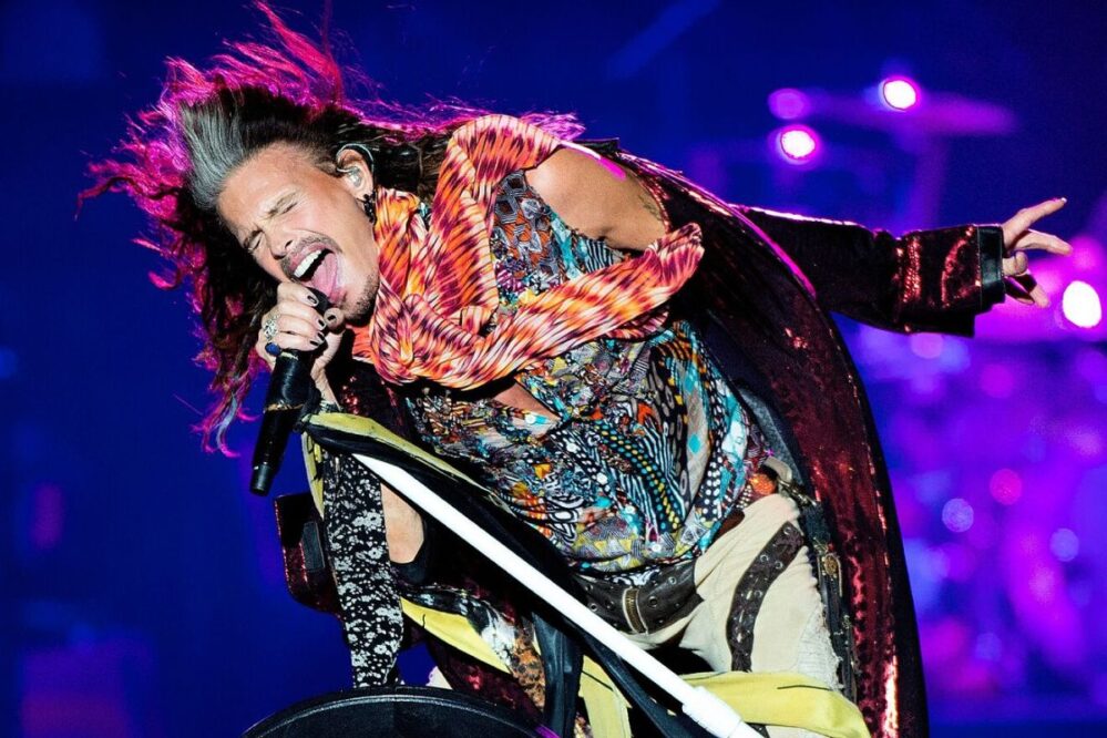 Steven Tyler se fractura la laringe; Aerosmith pospone conciertos