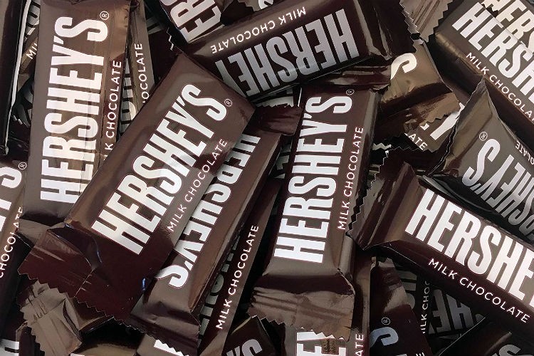 Detectan altos niveles de plomo y cadmio en chocolates Hershey’s