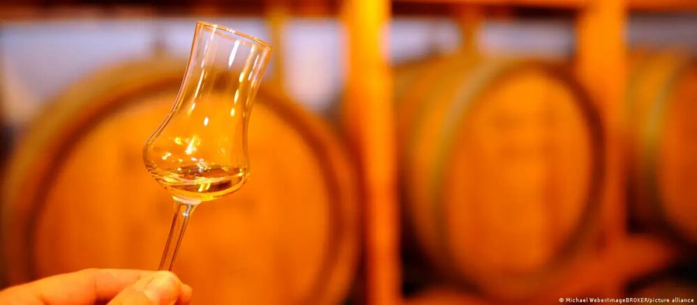 A subasta la botella de whisky más cara del mundo