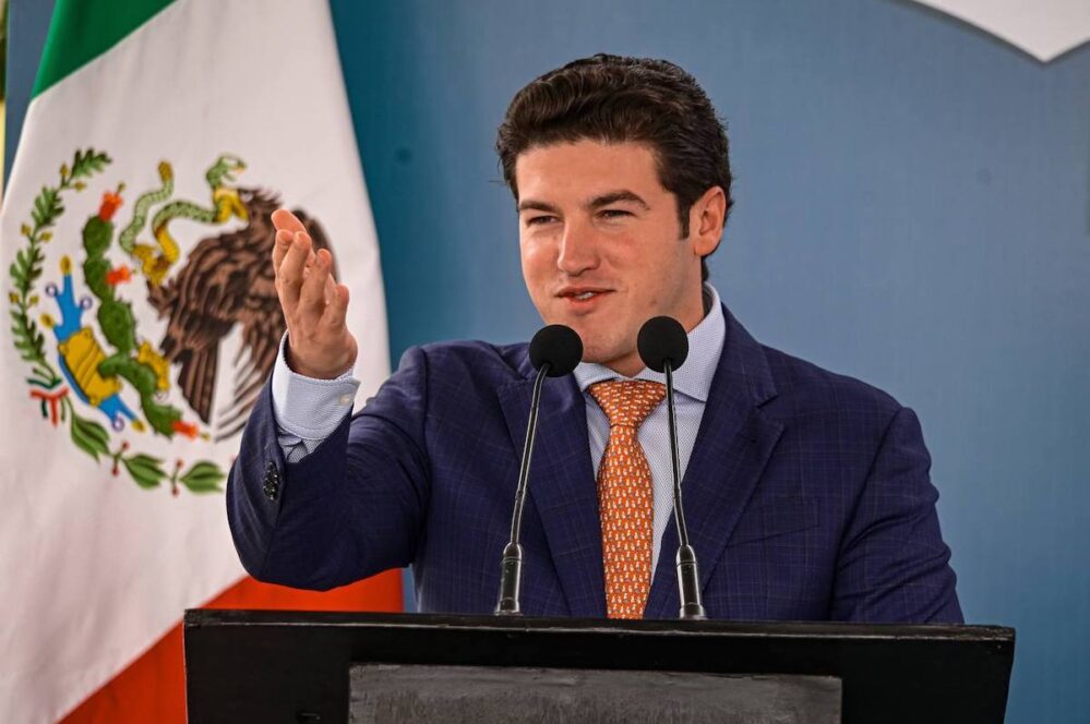 Deja Nuevo León, Samuel García pide licencia para ir por la Presidencia