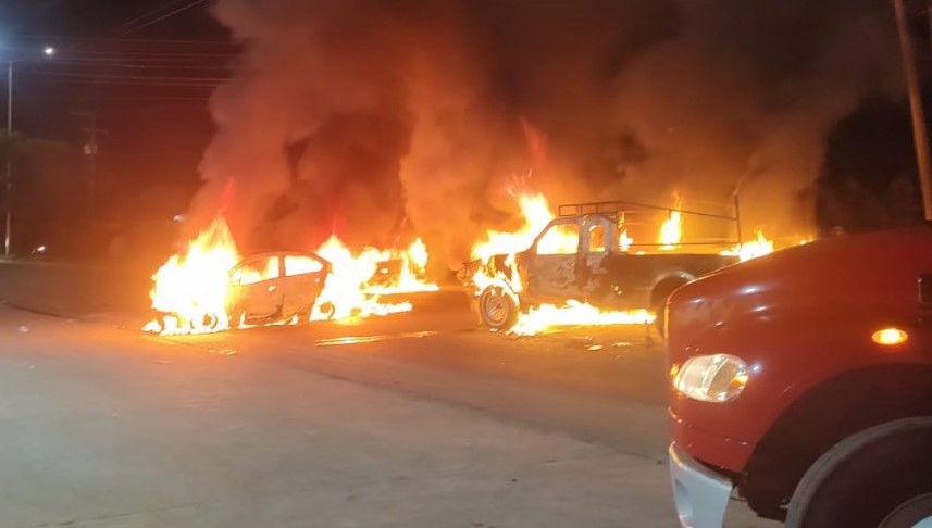 Villahermosa: reportan balaceras, bloqueos, incendios y motín en el CRESET