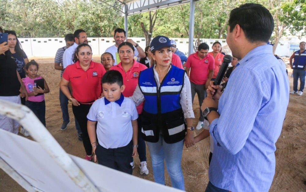 Constata Lili Campos avances en renovación de parque y domo en Solidaridad