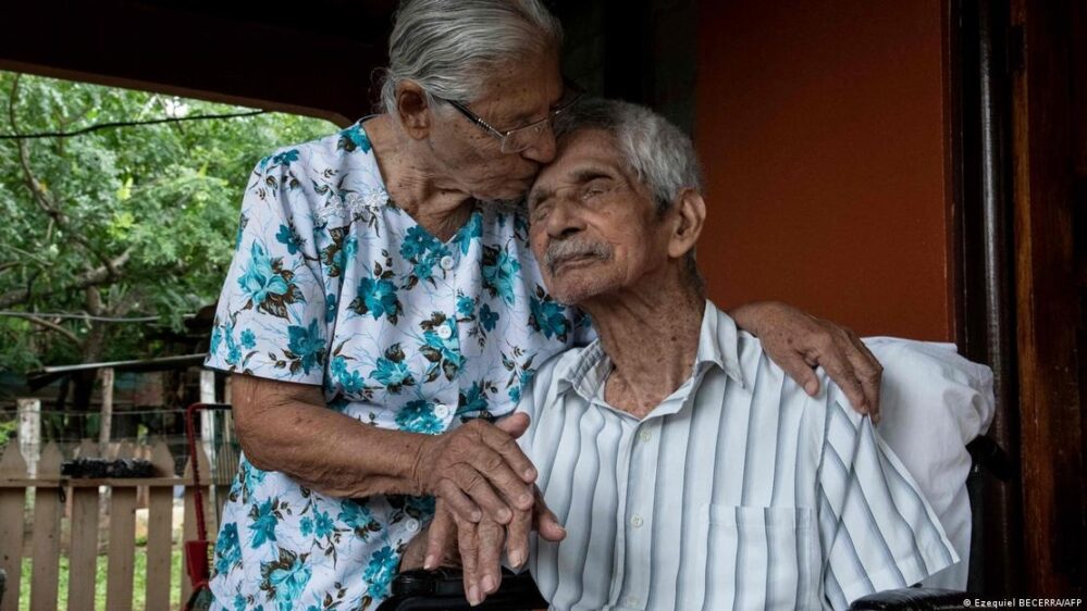 La longevidad de mujeres y hombres está aumentando en todo el mundo