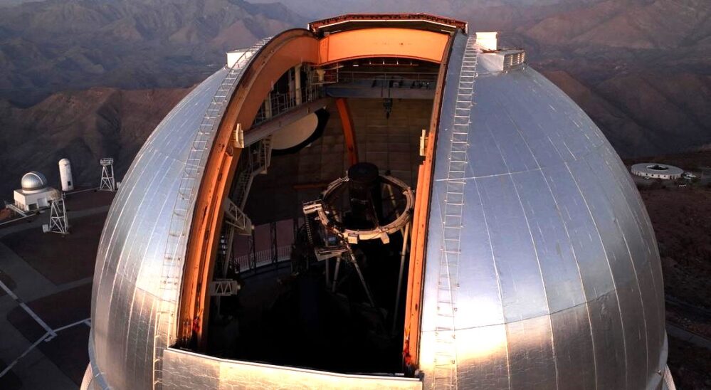 Chile: instalan en telescopio la cámara más potente del mundo para estudiar materia oscura