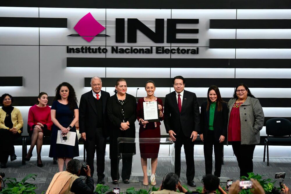 Claudia Sheinbaum se registra ante el INE para contender por la Presidencia