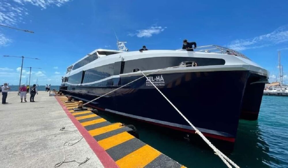 Grupo Xcaret inicia operaciones de Ferry entre Playa del Carmen y Cozumel