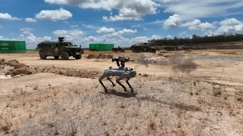 Impactante demostración de perros robot armados en China: ¿El futuro de la guerra?