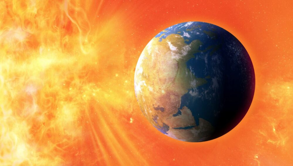 Tormenta solar podría dejar al planeta incomunicado por meses: Descubre la fecha y cómo prepararte