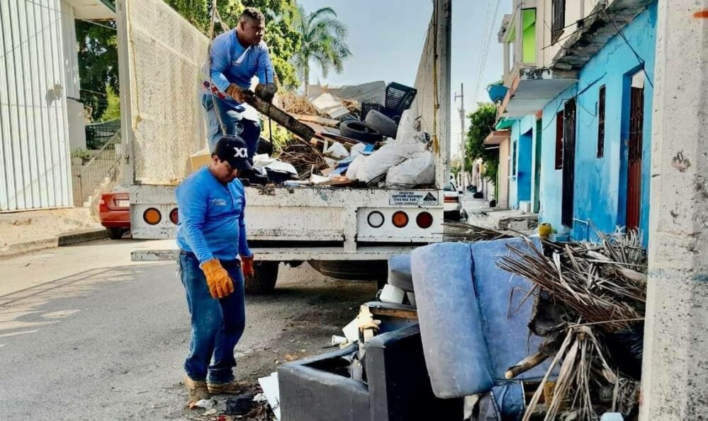 Continúa campaña de descacharrización en Solidaridad, para cuidar la salud y el medio ambiente