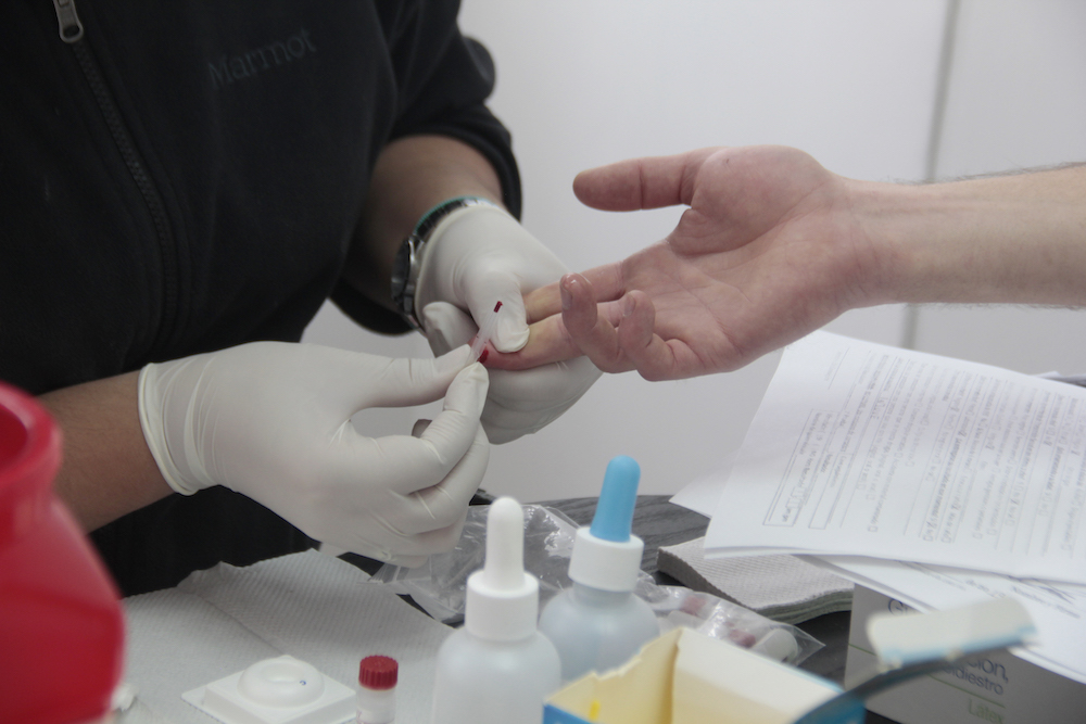 Para prevenir y cuidar la salud ofrecen pruebas gratuitas de VIH en Playa del Carmen