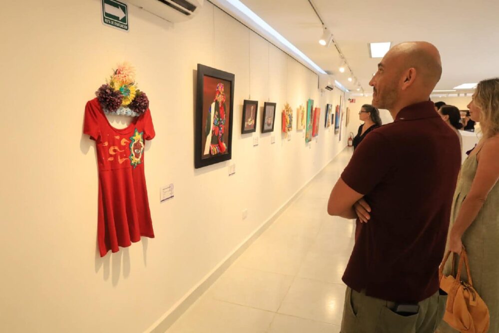 Se presenta «Arte de collage» en la Galería de Arte en Playa del Carmen