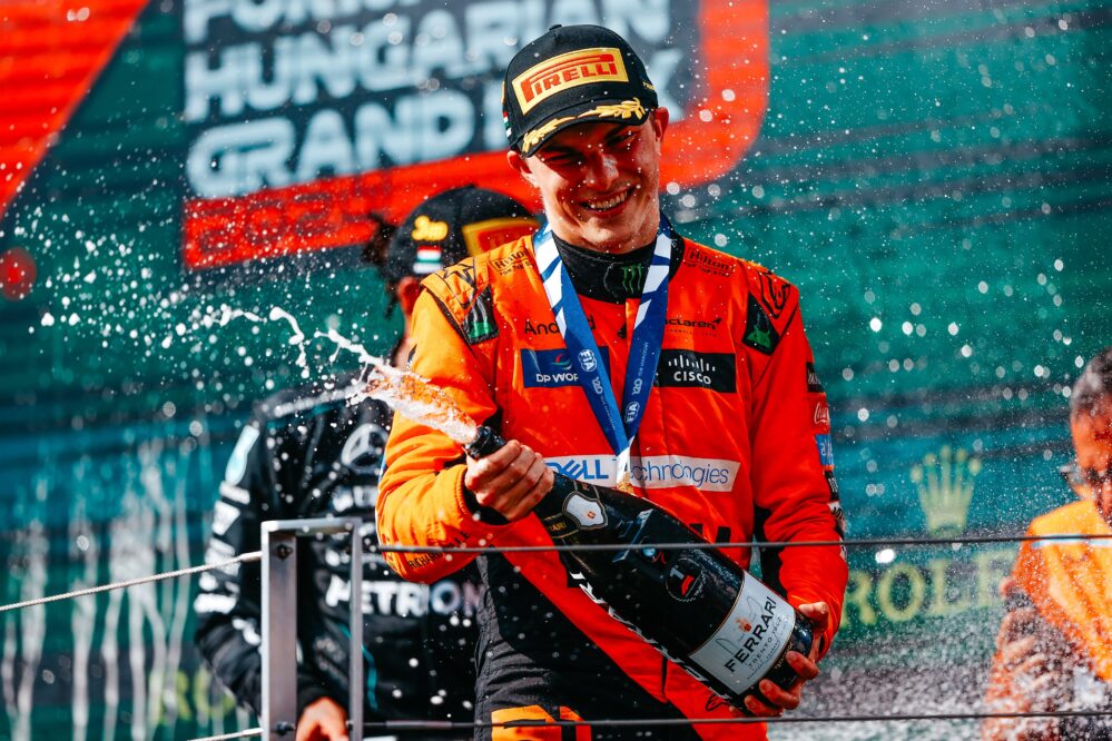 Pleito en Mclaren: Oscar Piastri gana el Gran Premio de Hungría, Checo remonta