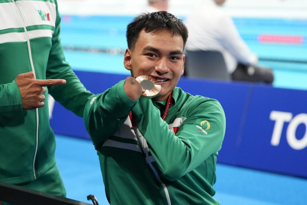 «Hay personas que nacen teniéndolo todo», justo en el corazón el mensaje de Ángel Camacho al ganar medalla