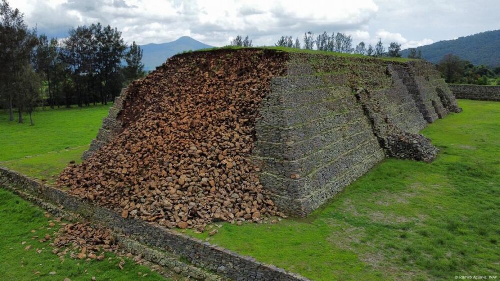 Antigua pirámide mexicana se derrumba por fuertes lluvias