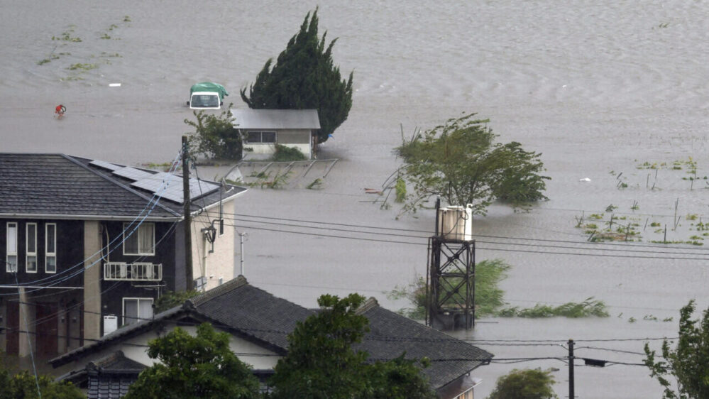 Poderoso Tifón Shanshan deja 4 muertos y más de 100 heridos en Japón