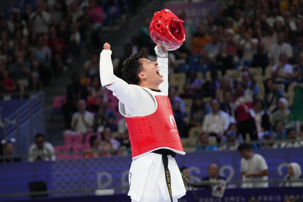 Luis Mario Nájera gana medalla de plata en el Para Taekwondo